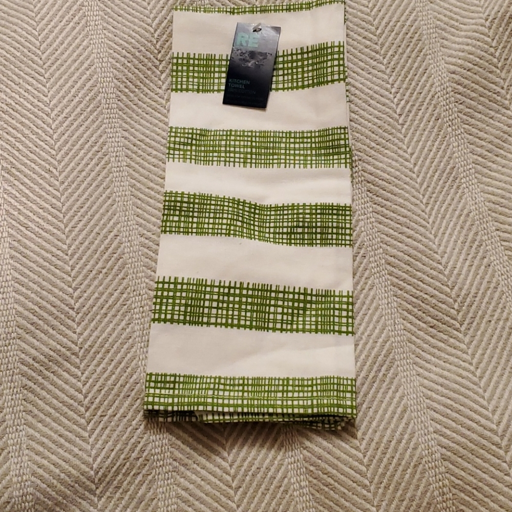 Green and white kitchen towel. New!